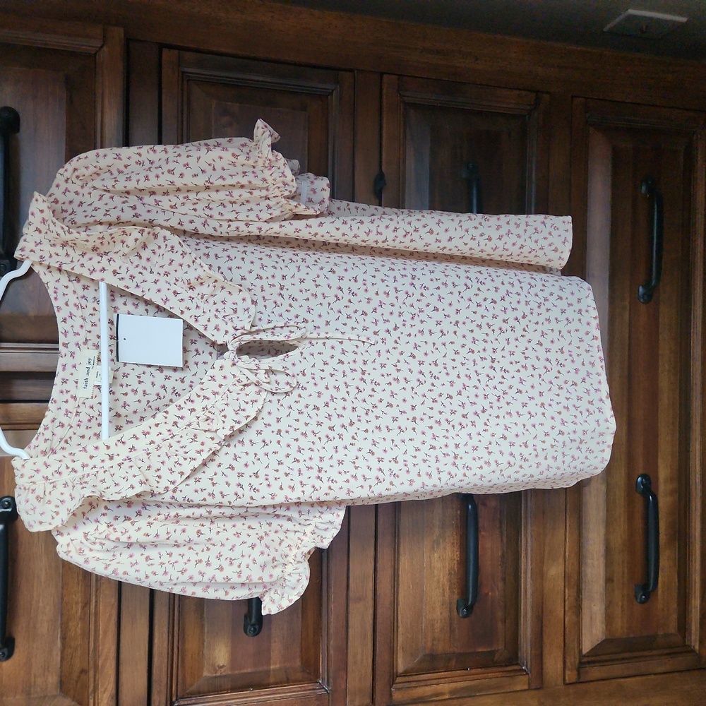 Faith and Joy blouse - Cream with pink flowers - Never worn